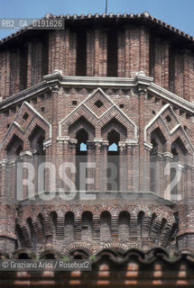 ( FRANCIA  )  MIDI-PYRENEES TOLOSA : CHIESA E CONVENTO DES AUGUSTINS CAMPANILE MATTONE © 1999 Graziano Arici/Rosebud2 / GEO ERESIA CATARA CATARI CROCIATA PELLEGRINAGGIO MUSEO