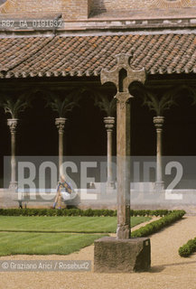 ( FRANCIA  )  MIDI-PYRENEES TOLOSA : CHIESA E CONVENTO DES AUGUSTINS CHIOSTRO © 1999 Graziano Arici/Rosebud2 / GEO ERESIA CATARA CATARI CROCIATA PELLEGRINAGGIO MUSEO