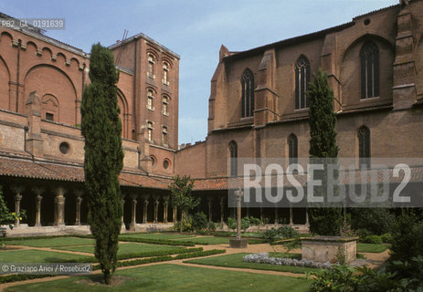 ( FRANCIA  )  MIDI-PYRENEES TOLOSA : CHIESA E CONVENTO DES AUGUSTINS CHIOSTRO © 1999 Graziano Arici/Rosebud2 / GEO ERESIA CATARA CATARI CROCIATA PELLEGRINAGGIO MUSEO