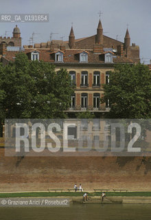 ( FRANCIA  )  MIDI-PYRENEES TOLOSA : CASE SUL FIUME GARONNE © 1999 Graziano Arici/Rosebud2 / GEO
