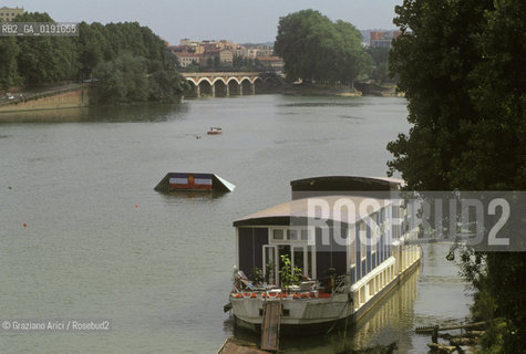 ( FRANCIA  )  MIDI-PYRENEES TOLOSA :  IL FIUME GARONNE © 1999 Graziano Arici/Rosebud2 / GEO PONTE