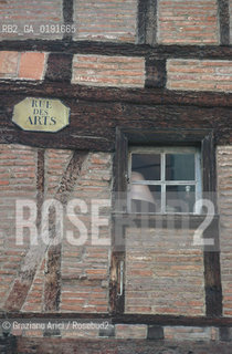 ( FRANCIA  )  MIDI-PYRENEES TOLOSA : FINESTRA © 1999 Graziano Arici/Rosebud2 / GEO