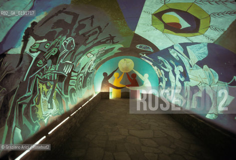 ( FRANCIA  )  PROVENCE-ALPES-COTE DAZUR VALLAURIS : IL CICLO DELLA GUERRA E DELLA PACE DI PICASSO© 1999 Graziano Arici/Rosebud2 / GEO ARTE PITTORE