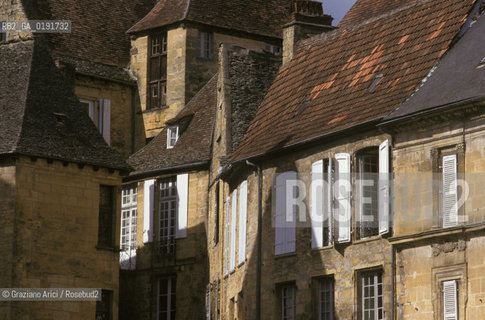 ( FRANCIA  ) AQUITAINE SARLAT-LA CANEDA : UNA VIA DEL CENTRO  © 1999 Graziano Arici/Rosebud2 / GEO  PERIGORD