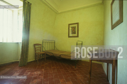 ( FRANCIA  )  PROVENCE-ALPES-COTE DAZUR ST-REMY-DE-PROVENCE : RICOSTRUZIONE DELLA CAMERA DI VAN GOGH NELLOSPEDALE PSICHIATRICO DI ST-PAUL-DE-MAUSOLE © 1999 Graziano Arici/Rosebud2 / GEO ARTE PITTORE