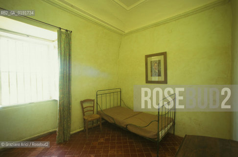 ( FRANCIA  )  PROVENCE-ALPES-COTE DAZUR ST-REMY-DE-PROVENCE : RICOSTRUZIONE DELLA CAMERA DI VAN GOGH NELLOSPEDALE PSICHIATRICO DI ST-PAUL-DE-MAUSOLE © 1999 Graziano Arici/Rosebud2 / GEO ARTE PITTORE