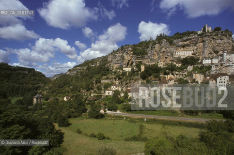 ( FRANCIA  )  MIDI-PYRENEES ROCAMADUR : PANORAMA DEL PAESE © 1999 Graziano Arici/Rosebud2 / GEO PERIGORD