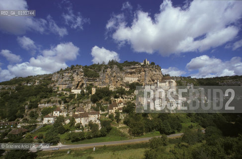 ( FRANCIA  )  MIDI-PYRENEES ROCAMADUR : PANORAMA DEL PAESE © 1999 Graziano Arici/Rosebud2 / GEO PERIGORD