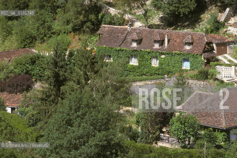 ( FRANCIA  )  MIDI-PYRENEES ROCAMADUR : PANORAMA DEL PAESE © 1999 Graziano Arici/Rosebud2 / GEO PERIGORD