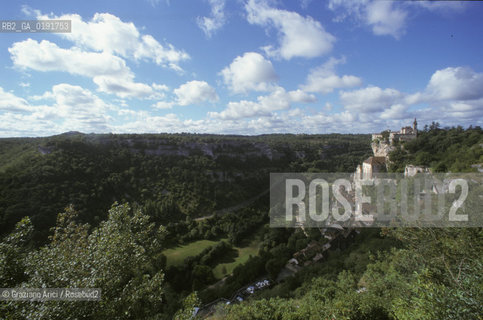 ( FRANCIA  )  MIDI-PYRENEES ROCAMADUR : PANORAMA DEL PAESE © 1999 Graziano Arici/Rosebud2 / GEO PERIGORD PELLEGRINAGGIO