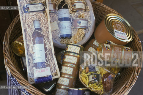 ( FRANCIA  )  MIDI-PYRENEES PRODOTTI DEL PERIGORD © 1999 Graziano Arici/Rosebud2 / GEO GASTRONOMIA