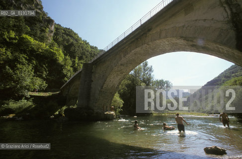 ( FRANCIA  )  MIDI-PYRENEES GOLE DEL FIUME TARN © 1999 Graziano Arici/Rosebud2 / GEO