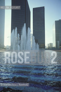 ( FRANCIA  )  PARIGI : QUARTIERE DI UFFICI ALLA DEFENSE   © 1995 Graziano Arici/Rosebud2 / GEO ARCHITETTURA MODERNA FONTANA