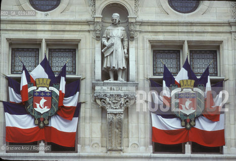 ( FRANCIA  )  PARIGI : PALAZZO DELLHOTEL DE VILLE   © 1995 Graziano Arici/Rosebud2 / GEO MUNICIPIO BANDIERA STEMMA