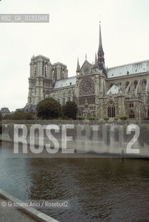 ( FRANCIA  )  PARIGI : LA CATTEDRALE NOTRE DAME E IL FIUME SENNA © 1995 Graziano Arici/Rosebud2 / GEO