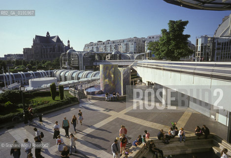 ( FRANCIA  )  PARIGI : IL CENTRO COMMERCIALE DEL LES HALLES © 1995 Graziano Arici/Rosebud2 / GEO