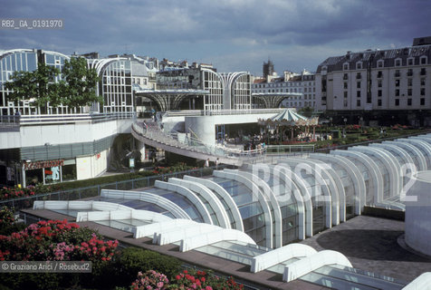 ( FRANCIA  )  PARIGI : IL CENTRO COMMERCIALE DEL LES HALLES © 1995 Graziano Arici/Rosebud2 / GEO