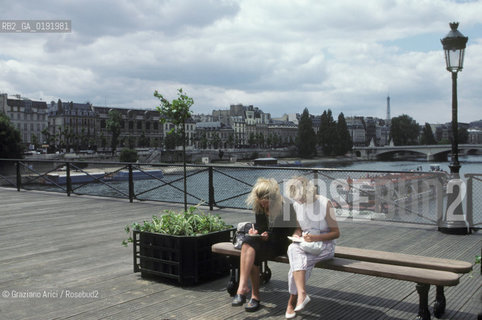 ( FRANCIA  )  PARIGI : LUNGOSENNA E PONT NEUF © 1995 Graziano Arici/Rosebud2 / GEO