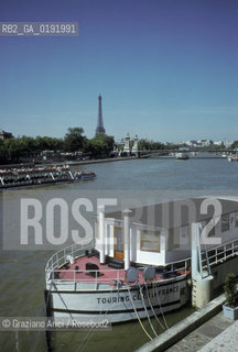 ( FRANCIA  )  PARIGI : LA TOUR EIFFEL E IL FIUME SENNA © 1995 Graziano Arici/Rosebud2 / GEO