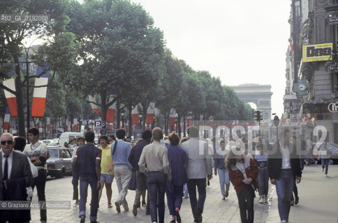 ( FRANCIA  )  PARIGI : AVENUE DES CHAMPS ELYSEES © 1995 Graziano Arici/Rosebud2 / GEO