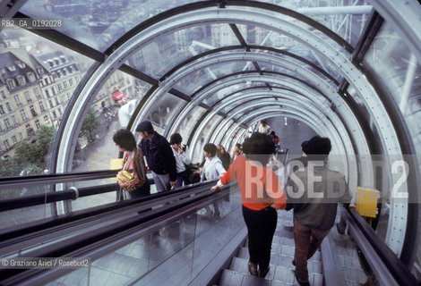 ( FRANCIA  )  PARIGI : IL MUSEO CENTRE DART E DE CULTURE G. POMPIDOU BEAUBOURG © 1995 Graziano Arici/Rosebud2 / GEO ARCHITETTURA MODERNA