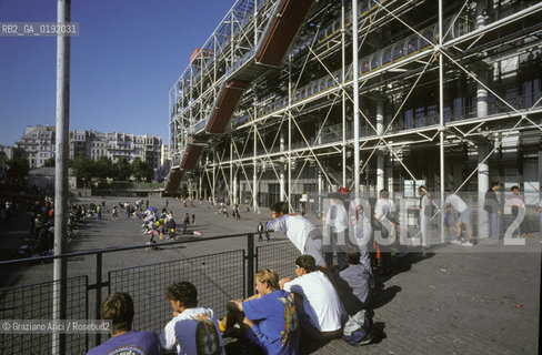 ( FRANCIA  )  PARIGI : IL MUSEO CENTRE DART E DE CULTURE G. POMPIDOU BEAUBOURG © 1995 Graziano Arici/Rosebud2 / GEO ARCHITETTURA MODERNA