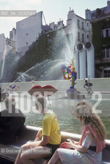 ( FRANCIA  )  PARIGI : IL MUSEO CENTRE DART E DE CULTURE G. POMPIDOU BEAUBOURG © 1995 Graziano Arici/Rosebud2 / GEO ARCHITETTURA MODERNA FONTANA DI TINGUELY