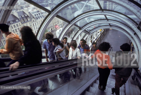 ( FRANCIA  )  PARIGI : IL MUSEO CENTRE DART E DE CULTURE G. POMPIDOU BEAUBOURG © 1995 Graziano Arici/Rosebud2 / GEO ARCHITETTURA MODERNA
