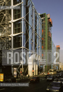 ( FRANCIA  )  PARIGI : IL MUSEO CENTRE DART E DE CULTURE G. POMPIDOU BEAUBOURG © 1995 Graziano Arici/Rosebud2 / GEO ARCHITETTURA MODERNA TUBO