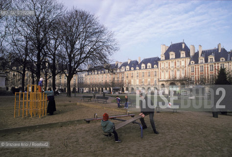 ( FRANCIA  )  PARIGI : PLACE DES VOSGES  © 1995 Graziano Arici/Rosebud2 / GEO