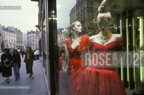 ( FRANCIA  )  PARIGI : NEGOZI IN FOUBOURG ST-HONORE © 1995 Graziano Arici/Rosebud2 / GEO