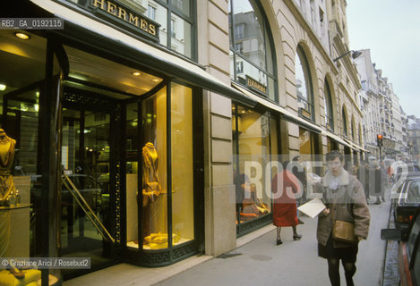( FRANCIA  )  PARIGI : NEGOZI IN FOUBOURG ST-HONORE  © 1995 Graziano Arici/Rosebud2 / GEO