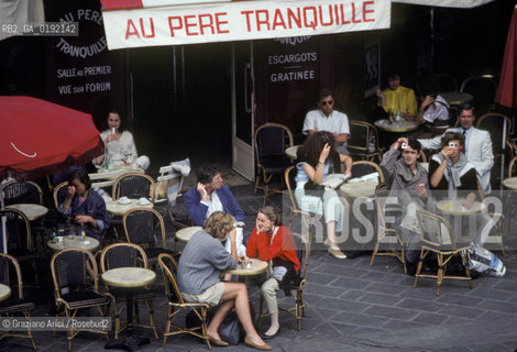 ( FRANCIA  )  PARIGI : UN CAFFE  © 1995 Graziano Arici/Rosebud2 / GEO