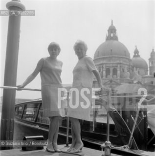THE LITERATURE CRITIC FERNANDA PIVANO WITH MARY HEMINGWAY IN VENICE - 1966 - © ARCHIVIO Graziano Arici/Rosebud2  / LETTERATURA / CRITICA / TRADUTTORE