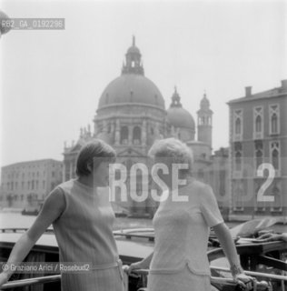 THE LITERATURE CRITIC FERNANDA PIVANO WITH MARY HEMINGWAY IN VENICE - 1966 - © ARCHIVIO Graziano Arici/Rosebud2  / LETTERATURA / CRITICA / TRADUTTORE