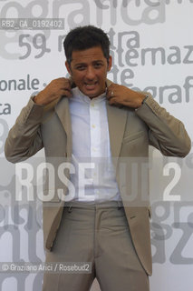 08/09/02 - 59. INTERNATIONAL FILM FESTIVAL IN VENICE LIDO - THE SHOWMAN AND POP SINGER ROSARIO FIORELLO  - FILM JOHAN PADAN - A LA DESCOVERTA DE LE AMERICHE  - © 2002 Graziano Arici/Rosebud2 /FIORE  - MOSTRA DEL CINEMA / CANTANTE POP