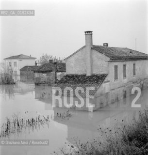 THE PO RIVER FLOOD IN POLESINE - 1960 © ARCHIVIO Graziano Arici/Rosebud2  / ALLUVIONE / CA VENDRAMIN