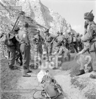 MONTE ANTELAO : INCIDENTE IN MONTAGNA - 195? - © ARCHIVIO Graziano Arici/Rosebud2  / SOCCORSO ALPINO /