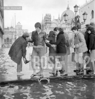 HIGH TIDE IN VENICE - 197? © ARCHIVIO Graziano Arici/Rosebud2  / ALTA MAREA / ACQUA ALTA / PIAZZA SAN MARCO