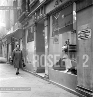 PROTESTS AGAINST THE HIGH TIDE IN VENICE - 1970 © ARCHIVIO Graziano Arici/Rosebud2  / ALTA MAREA / ACQUA ALTA / MANIFESTAZIONE