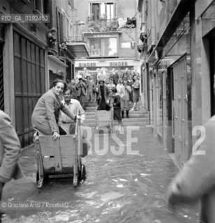 HIGH TIDE IN VENICE - 196? © ARCHIVIO Graziano Arici/Rosebud2  / ALTA MAREA / ACQUA ALTA