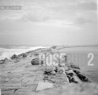 THE PELLESTRINA MURAZZI AFTER THE GREAT HIGH TIDE (VENICE) - 1966 © ARCHIVIO Graziano Arici/Rosebud2  / ALTA MAREA / ACQUA ALTA