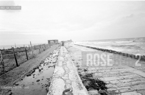 THE PELLESTRINA MURAZZI AFTER THE GREAT HIGH TIDE (VENICE) - 1966 © ARCHIVIO Graziano Arici/Rosebud2  / ALTA MAREA / ACQUA ALTA