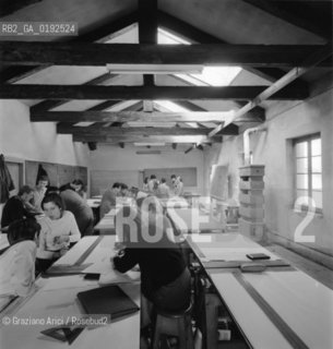 ARTISTIC SCHOOL IN VENICE - 196? - © ARCHIVIO Graziano Arici/Rosebud2  / SCUOLA / STUDENTE / LICEO ARTISTICO