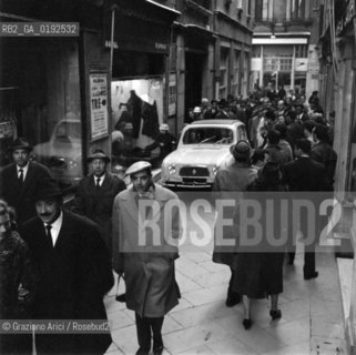 A CAR IN VENICE - 1961 © ARCHIVIO Graziano Arici/Rosebud2  / MACCHINA / AUTOMOBILE /