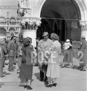 THE ST.MARKS HOLIDAY IN VENICE: THE BOCOLO - 195? © ARCHIVIO Graziano Arici/Rosebud2  / FESTA / PIAZZA SAN MARCO / FIORE