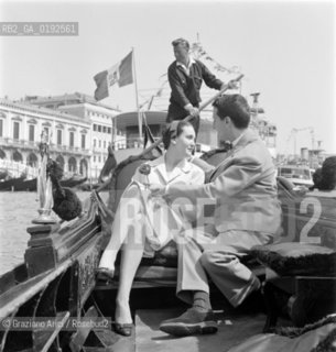 THE ST.MARKS HOLYDAY IN VENICE: THE BOCOLO - 195? © ARCHIVIO Graziano Arici/Rosebud2  / FESTA / SAN MARCO / FIORE / GONDOLA