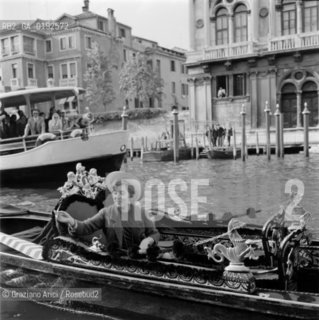 THE FESTIVAL DELLA CANZONE : THE POP SINGER WILMA DE ANGELIS - 1961 © ARCHIVIO Graziano Arici/Rosebud2  / MUSICA / LEGGERA / GONDOLA / CANTANTE
