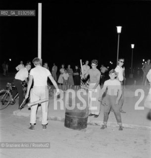CASINO WORKERS ON STRIKE - VENICE - 1961 - © ARCHIVIO Graziano Arici/Rosebud2  / SCIOPERO DEI LAVORATORI DEL CASINO DEL LIDO DI VENEZIA