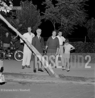 CASINO WORKERS ON STRIKE - VENICE - 1961 - ©  ARCHIVIO Graziano Arici/Rosebud2 / SCIOPERO DEI LAVORATORI DEL CASINO DEL LIDO DI VENEZIA / GIOBATTA GIANQUINTO / POLITICA / SINDACO